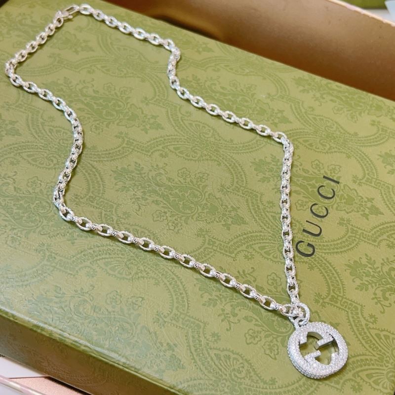 G*u*i necklaces